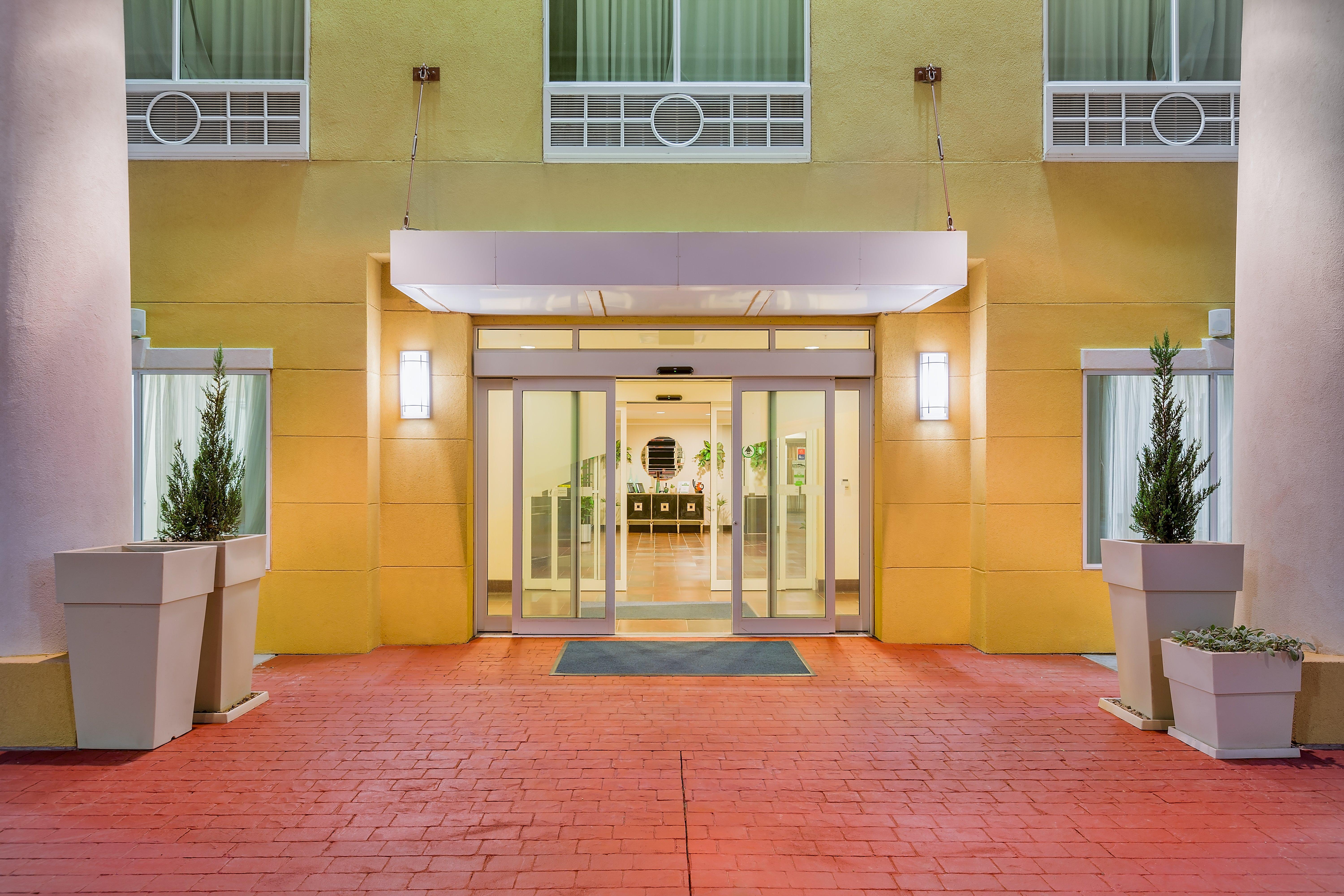Holiday Inn Express And Suites Alpine By Ihg Zewnętrze zdjęcie