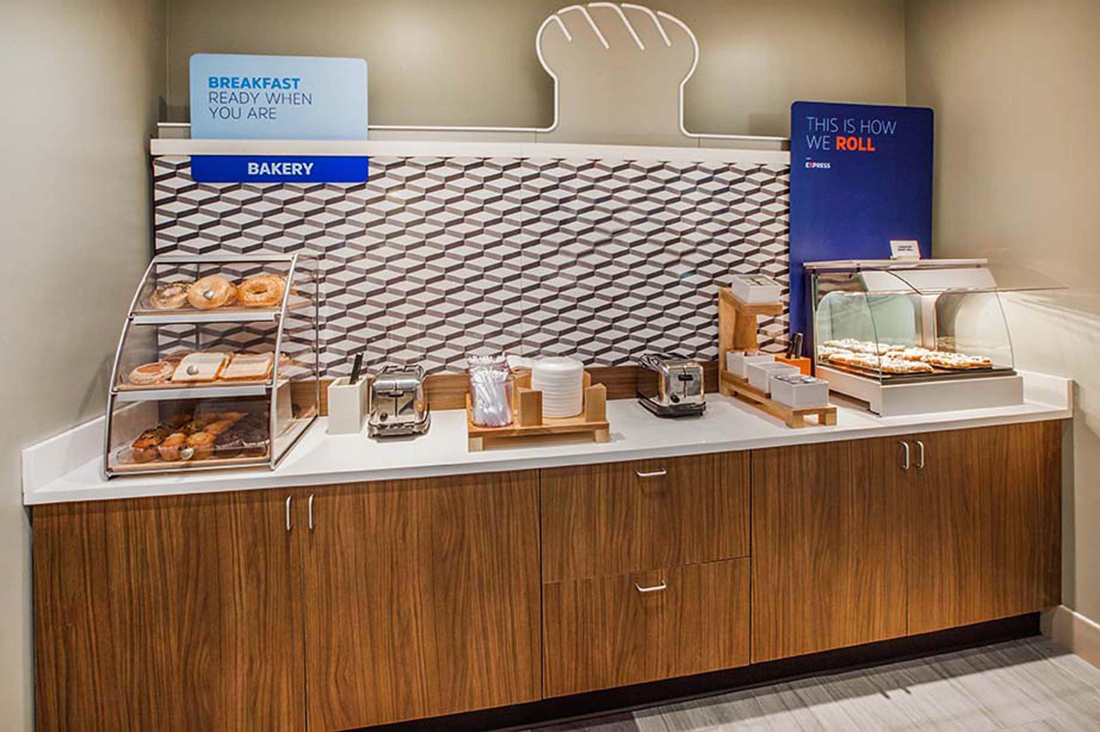 Holiday Inn Express And Suites Alpine By Ihg Zewnętrze zdjęcie