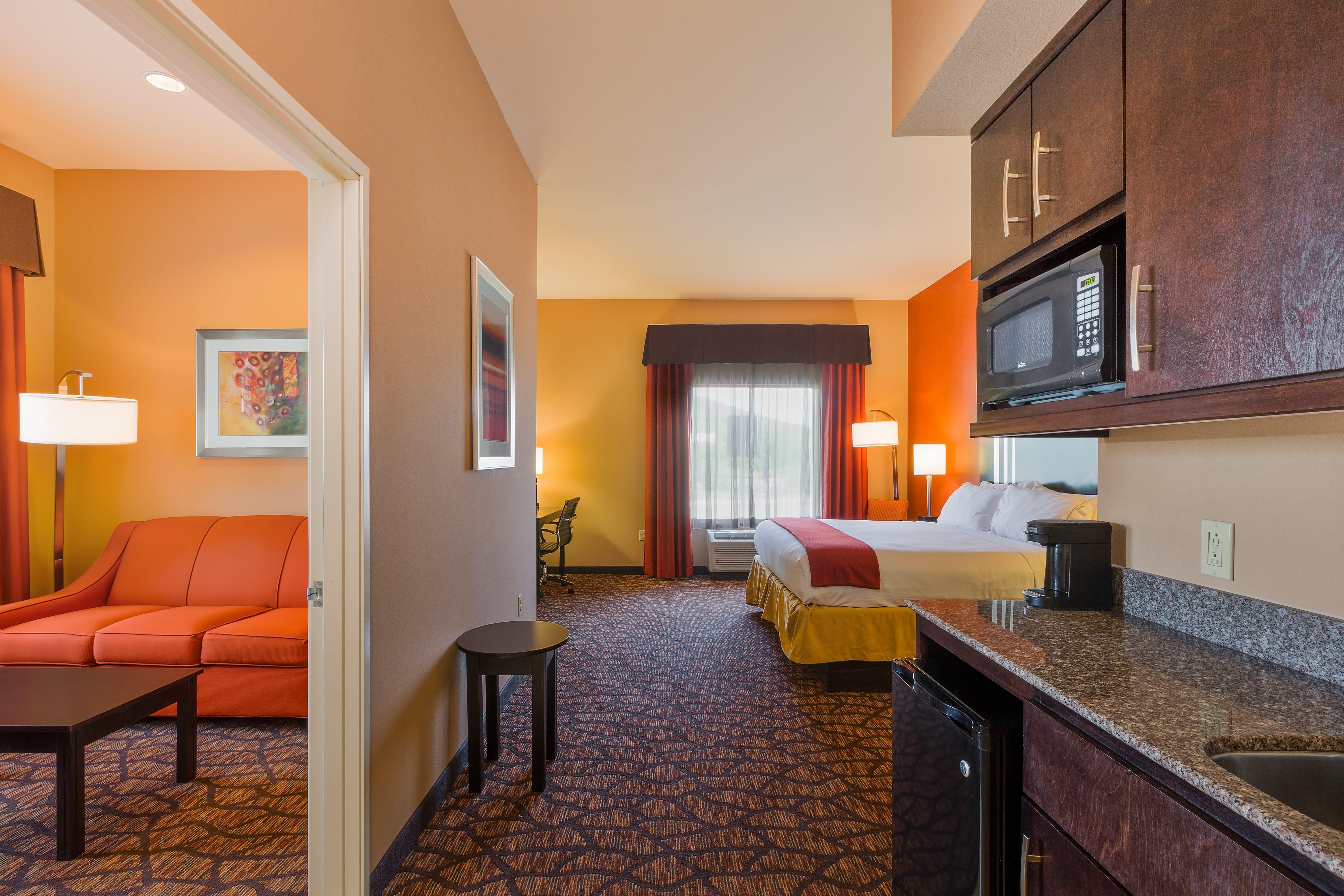 Holiday Inn Express And Suites Alpine By Ihg Zewnętrze zdjęcie
